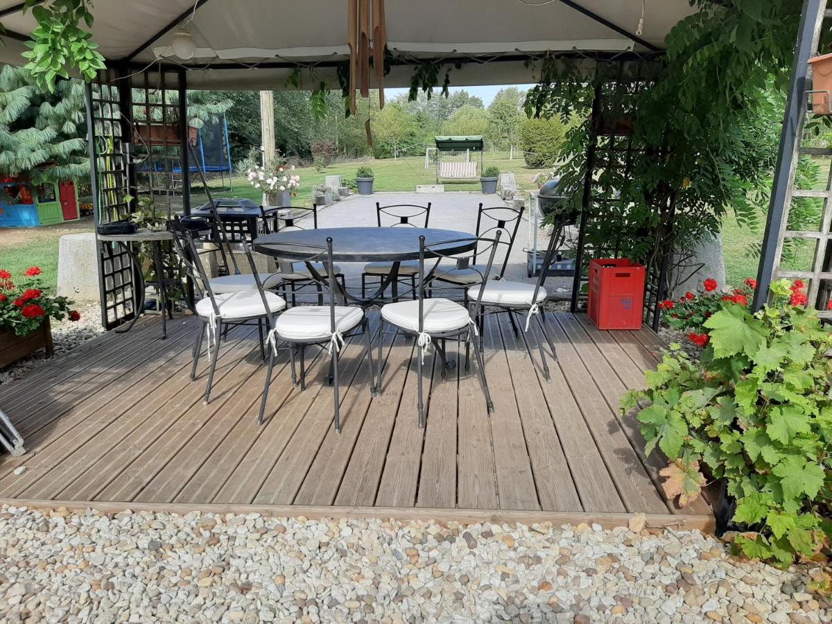 Gite Des Peupliers Girondelle 外观 照片